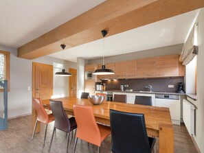 Chalet | Dining