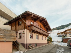 Exterior - Chalet in Dienten in the Hochkoenig ski Region (Dienten am Hochkoenig)