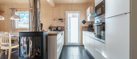 Stuga | Eget kök | Barnstol