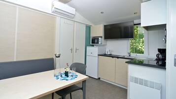 Mobile Unterkunft | Eigene Küche | Kochgeschirr/Geschirr/Besteck