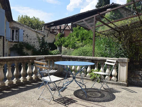 House | Balcony - Holiday Home in Ardeche Near Chateau de Ventadour (Lalevade-d'Ardeche)