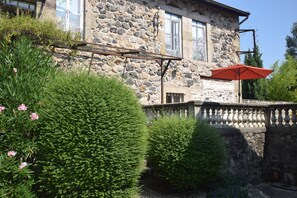 Exterior - Holiday Home in Ardeche Near Chateau de Ventadour (Lalevade-d'Ardeche)