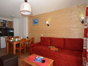 Apartment | Living room - Apartment in France With Flexible Options (Les Deux Alpes)