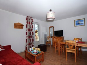 Apartment | Living room - Apartment in France With Flexible Options (Les Deux Alpes)