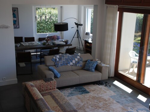 Charming Holiday Home in Concarneau With Fenced Garden