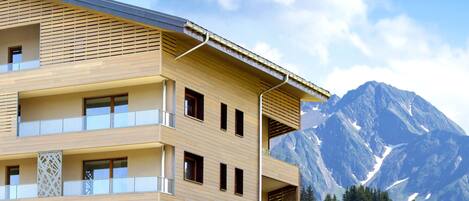 المنشأة من الخارج