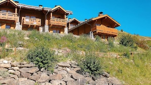 Chalet | Exterior - Rustic Apartment in Valmeinie (Valmeinier)