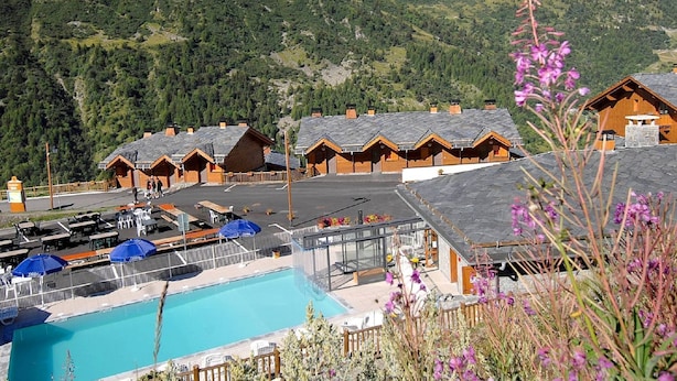 Pool - Rustic Apartment in Valmeinie (Valmeinier)