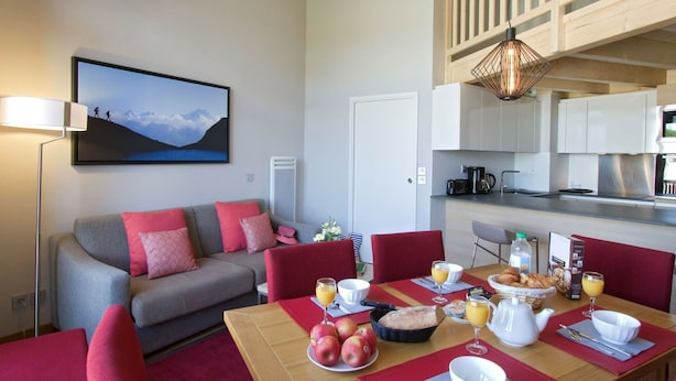 Unclassified image, 1 of 18, button - Apartment in Les Arcs Near Paradiski Slopes (Bourg-Saint-Maurice)