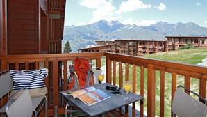 Unclassified image, 2 of 18, button - Apartment in Les Arcs Near Paradiski Slopes (Bourg-Saint-Maurice)