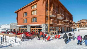 Unclassified image, 5 of 18, button - Apartment in Les Arcs Near Paradiski Slopes (Bourg-Saint-Maurice)