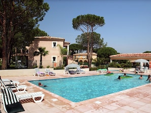 Pool - Comfortable Apartment With Dishwasher and AC, Beach at 300 m (Gassin)