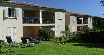 Comfortable Apartment With Dishwasher and AC, Beach at 300 m