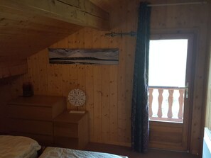 Chalet | Room amenity - Chalet in Les Gets Near Ski Bus & Sauna (Les Gets)
