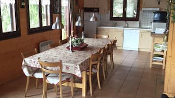 Chalet | Private kitchen | Fridge