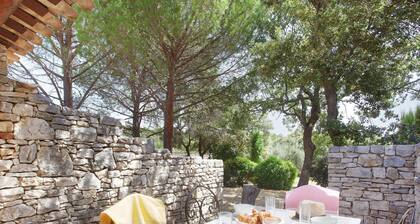 Maisonette in Gordes Near Vaucluse Hills