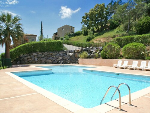 Serene Holiday Home in Sainte-maxime With Swimming Pool