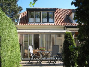 Exterior - Unique Holiday Home With Jetty in Enkhuizen (Enkhuizen)