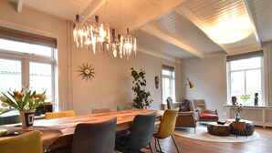 Dining - Spacious Family House on Islet with Large Garden near Beach & Amsterdam (De Woude)