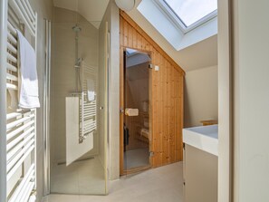 House | Bathroom