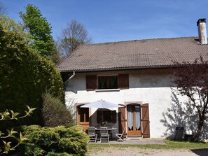 House | Exterior - Wing of a Farm, in the Centre of the Ballon des Vosges (Saulxures-sur-Moselotte)