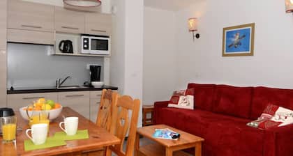 Cozy Alpine Stay in Vars