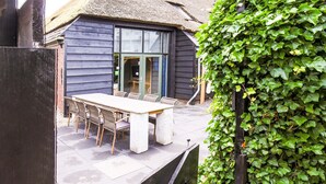 Balcony - Traditional Farmhouse in Egmond aan den Hoef With Sauna (Egmond aan den Hoef)