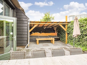 Balcony - Traditional Farmhouse in Egmond aan den Hoef With Sauna (Egmond aan den Hoef)
