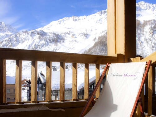 Savoyards and Rustic Apartment in the Heart of Val D'isère