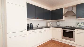 Stovetop, high chair