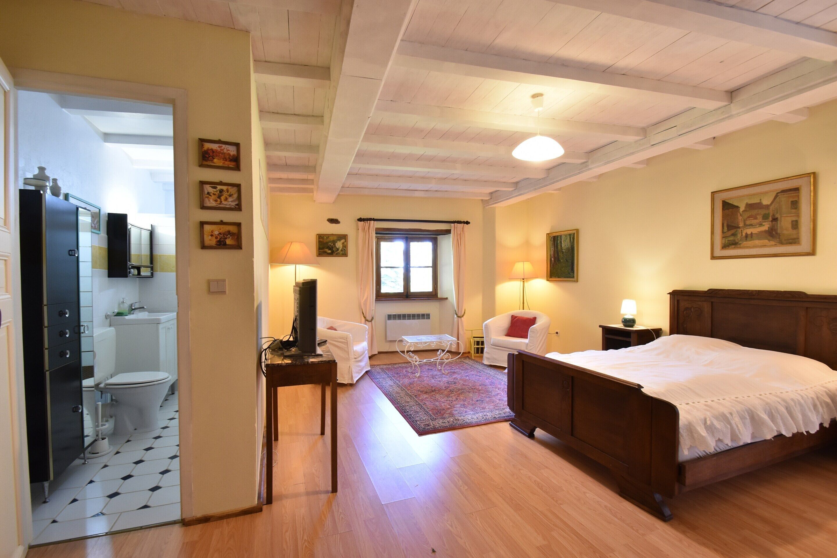 House | 2 bedrooms, individually furnished, bed sheets