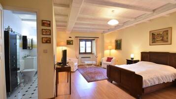House | 2 bedrooms, individually furnished, bed sheets