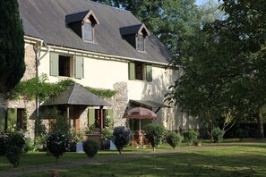 House | Exterior - Saint-sauveur Hideaway (Saint-Sauveur-Villages)