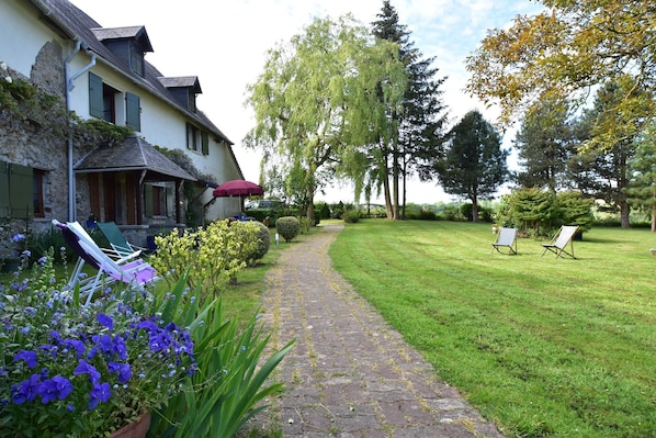 House | Exterior - Saint-sauveur Hideaway (Saint-Sauveur-Villages)