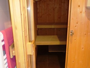 Spa - Luxurious Chalet in Rhone Alpes With Swimming Pool (Araches-la-Frasse)