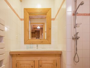 Apartment | Badezimmer | Dusche