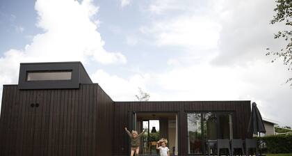 Spaciously Furnished House, Located in a Holiday Park Near the Beach
