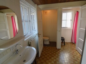 Shower - Peaceful Holiday Home in Odiliapeel With Barbecue (Odiliapeel)