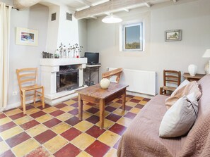 Cottage | Living room - Cottage in Oppede With Poolside Bliss (Oppede)