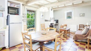Cottage | Tempat makan