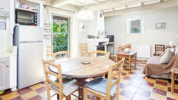 Cottage | Dining