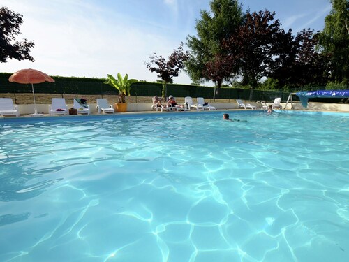 Semi-detached Bungalow With Microwave, in the Great Vendée
