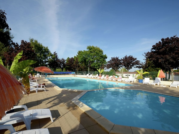 Pool - Semi-detached Bungalow With Microwave, in the Great Vendée (Chantonnay)