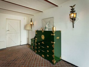 7 bedrooms, individually furnished, bed sheets