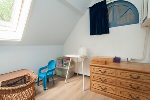 House | Games room - Inviting Farmhouse in 't Zand near Marine Museum (t Zand)