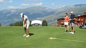 Unclassified image, 5 of 10, button - Modern Mountain Base (Bourg-Saint-Maurice)
