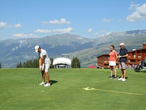 Exterior - Modern Mountain Base (Bourg-Saint-Maurice)