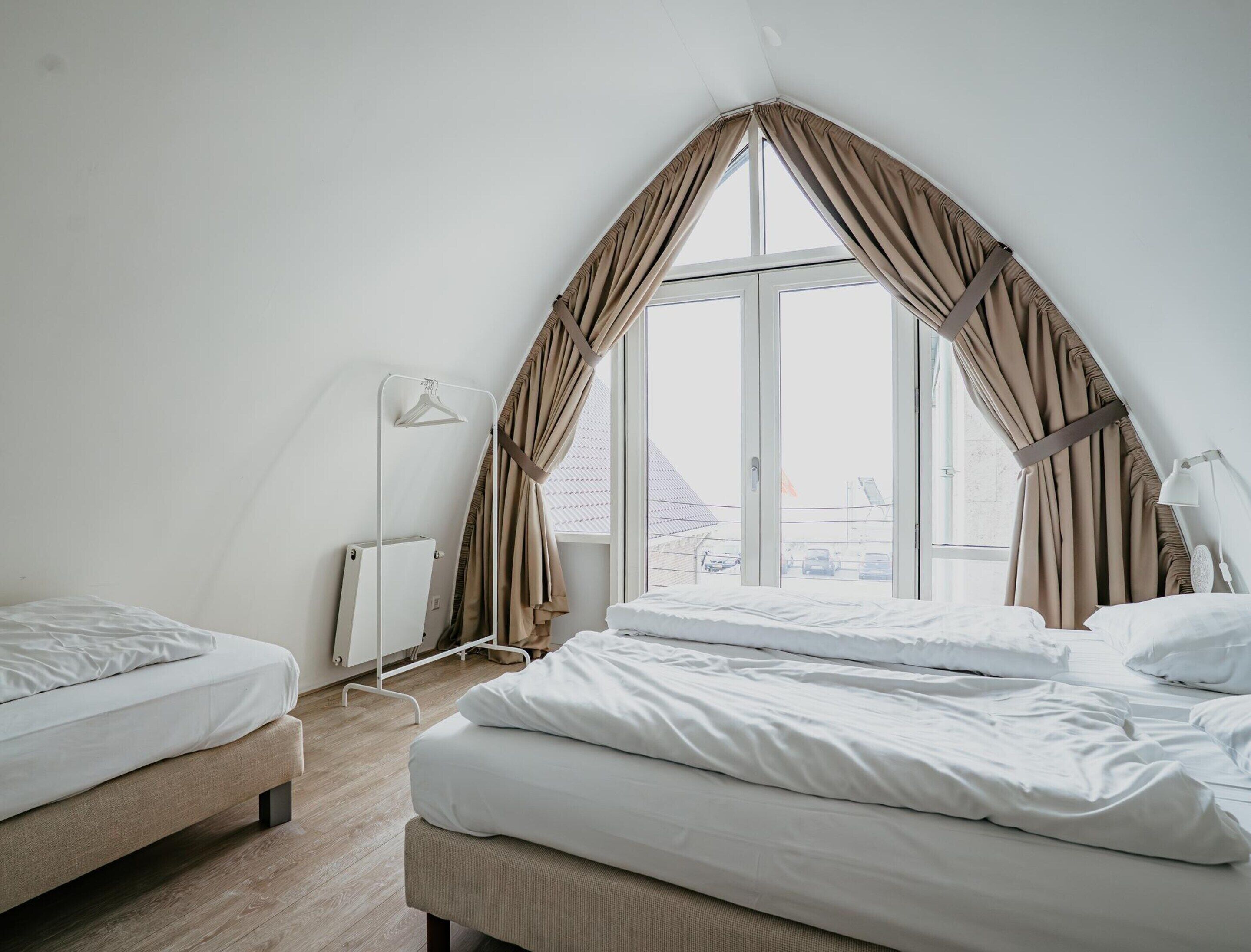 House | 1 bedroom, individually furnished, bed sheets