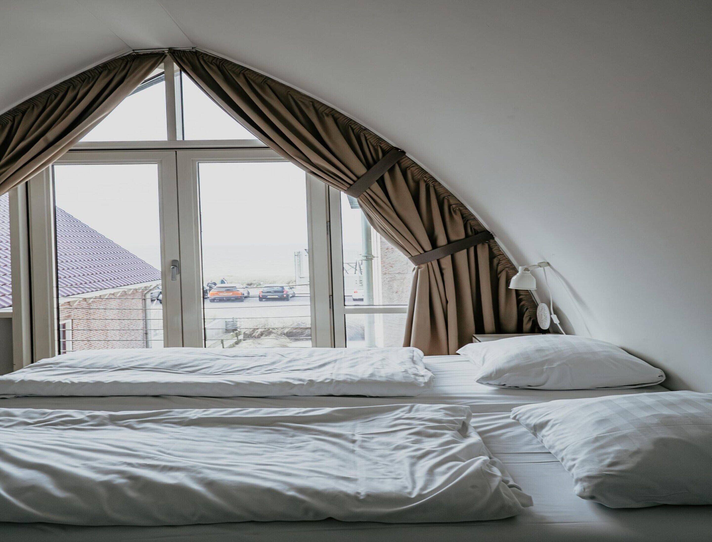 House | 1 bedroom, individually furnished, bed sheets