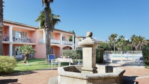 Exterior - Apartment in France With Pool & Quiet Setting (Grimaud)